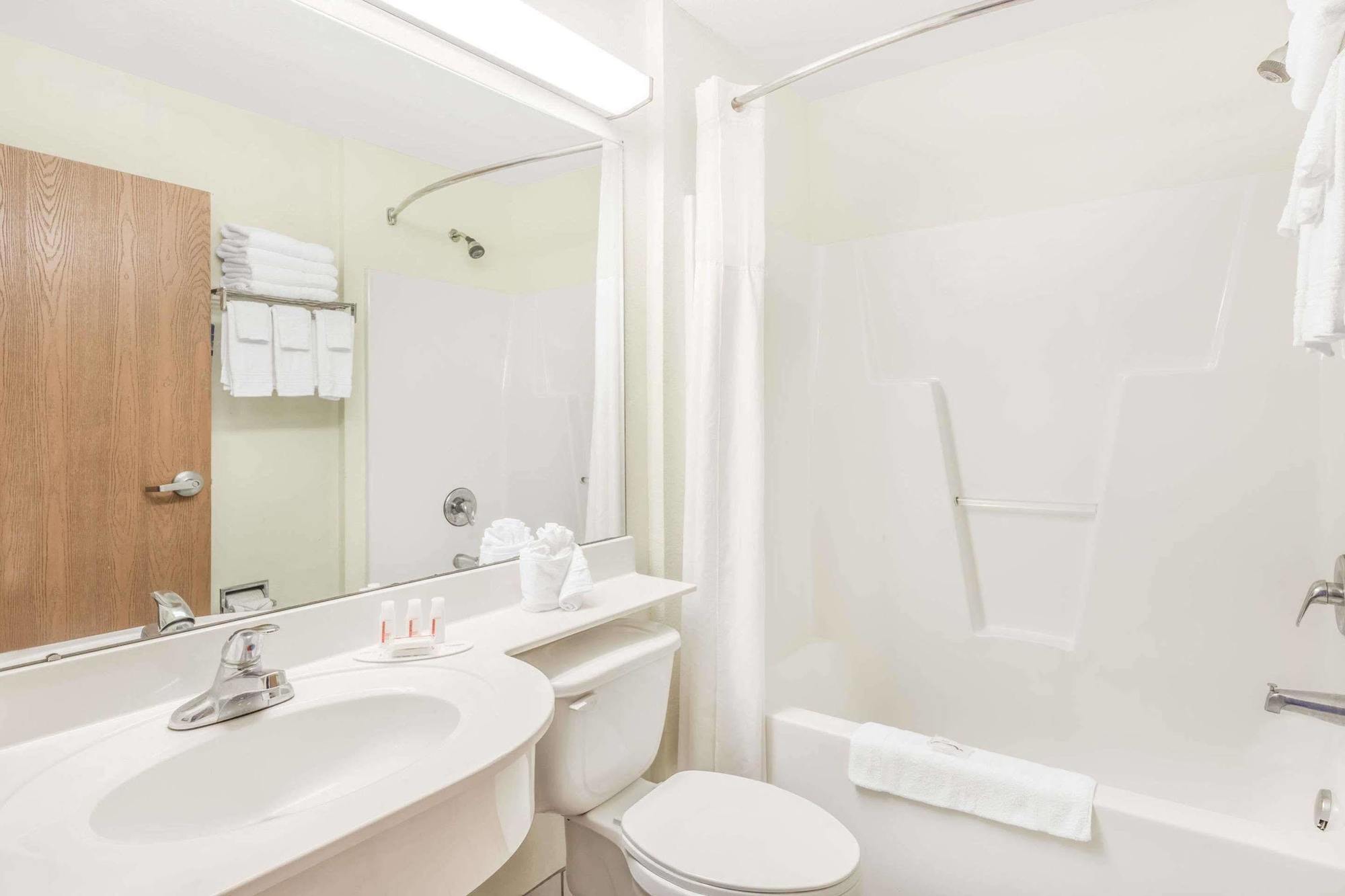 Microtel Inn & Suites By Wyndham แคโลไลนาบีช ภายนอก รูปภาพ